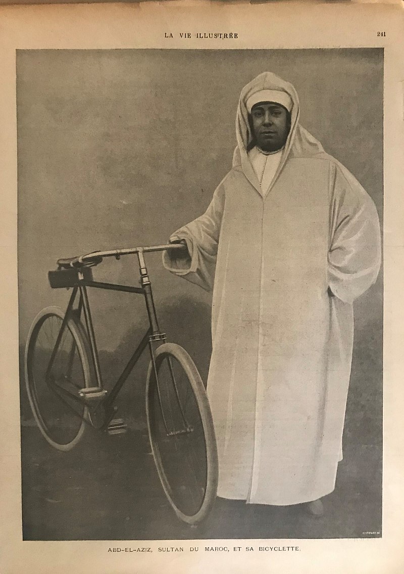 La Vie illustrée Abd el Aziz, Sultan du Maroc, et sa bicyclette