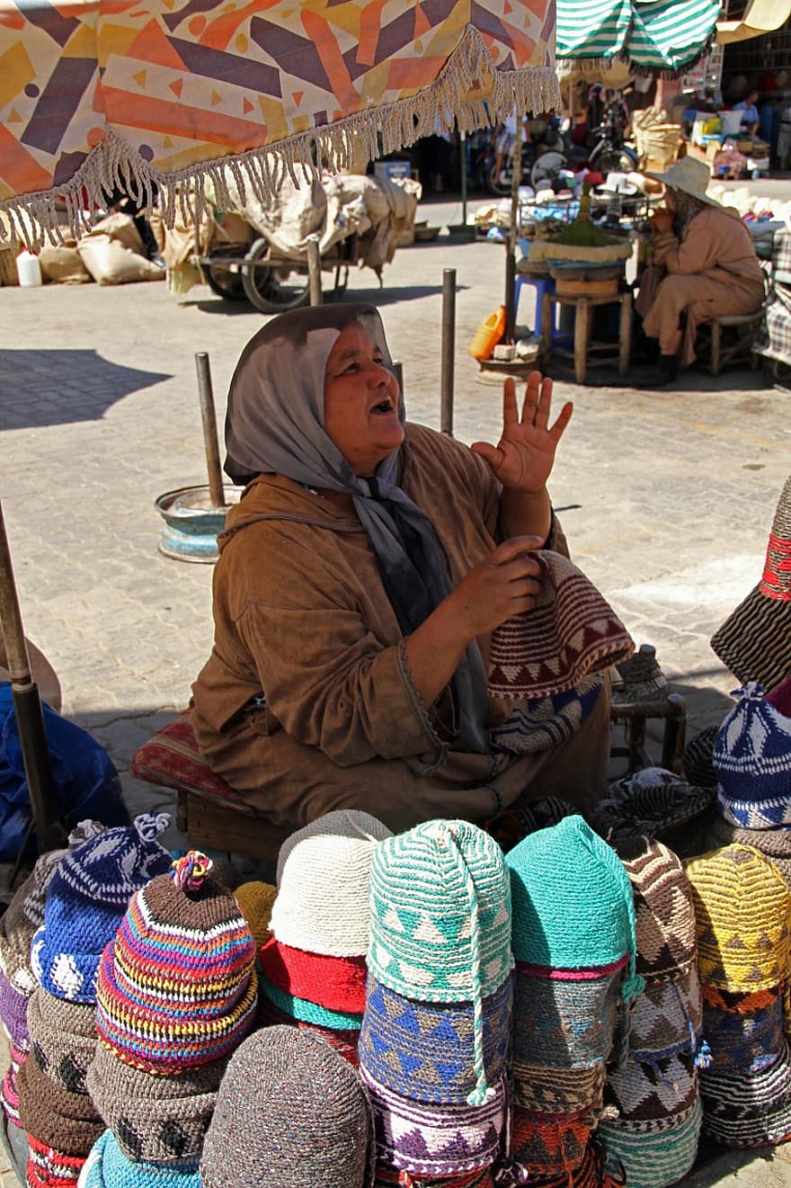 marrakesh morocco souk market woman